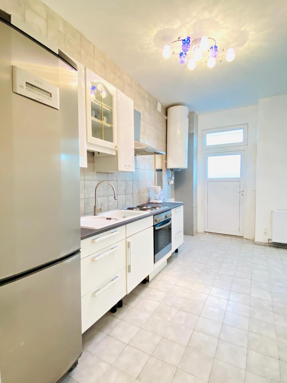 Bright 5Br Shared Apartment W Great Transport Link Wien Exteriör bild