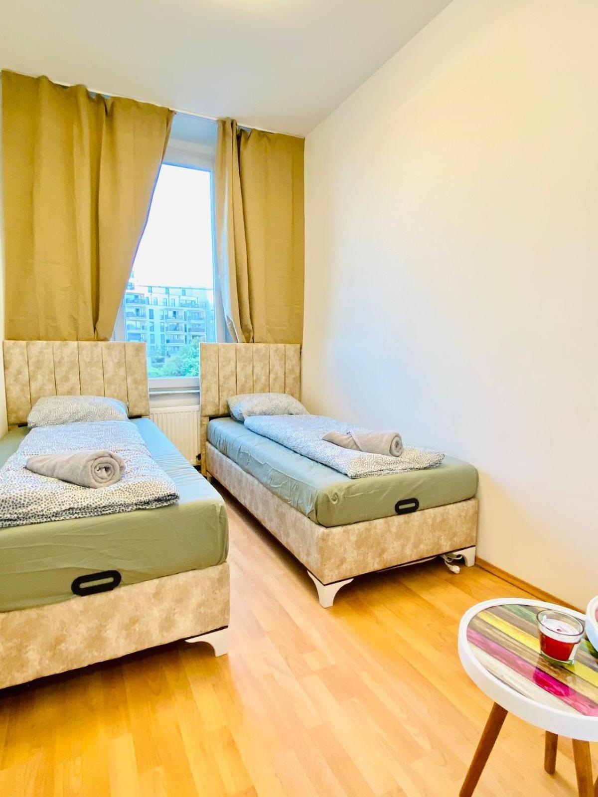 Bright 5Br Shared Apartment W Great Transport Link Wien Exteriör bild